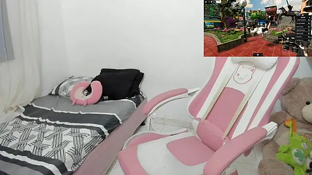 Snapshot of im_angels77 chatting on October 2025 04:37:01 AM im angels77 online show from October 2025 04:37:01 AM