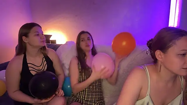 Snapshot of __2sya__ chatting on November 2025 06:17:01 PM 2sya online show from November 2025 06:17:01 PM