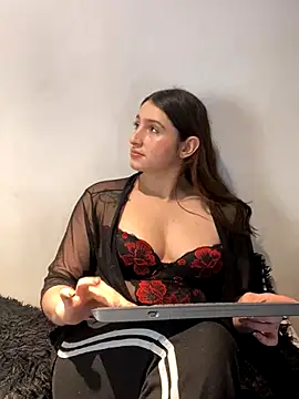 Snapshot of kamel-ayesha chatting on October 2025 05:35:02 PM kamel-ayesha online show from October 2025 05:35:02 PM