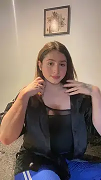 Snapshot of kamel-ayesha chatting on November 2025 05:28:02 PM kamel-ayesha online show from November 2025 05:28:02 PM