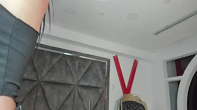 LuciaMoretti  online show from September 2025 12:27:01 PM