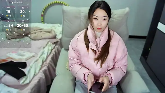 Feifei-cn online show from March 2025 01:18:01 PM