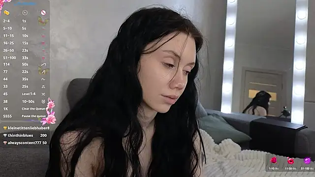 Snapshot of emilia_walton chatting on December 2024 06:02:01 PM emilia walton online show from December 2024 06:02:01 PM