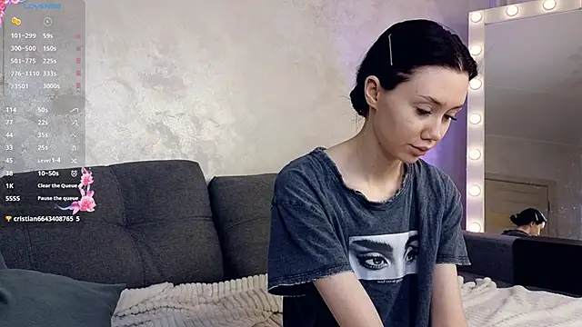 Snapshot of emilia_walton chatting on January 2025 12:53:02 PM emilia walton online show from January 2025 12:53:02 PM