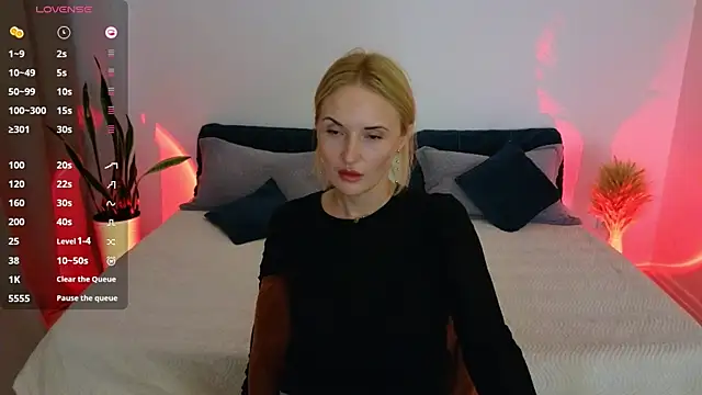 Snapshot of AlisssaRose chatting on October 2025 09:32:02 PM AlisssaRose online show from October 2025 09:32:02 PM