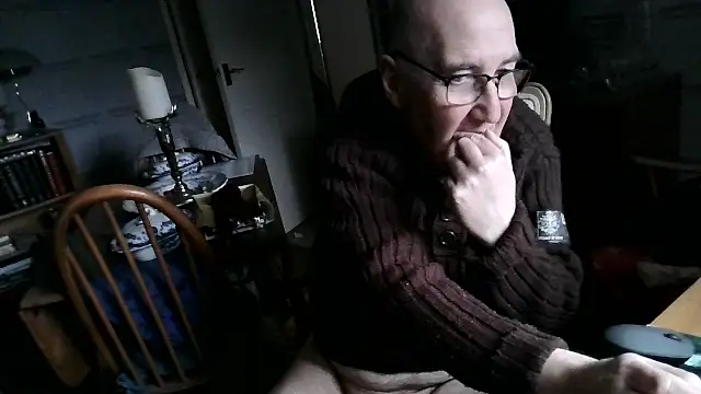 Adamdaddybear online show from February 2025 03:10:02 PM