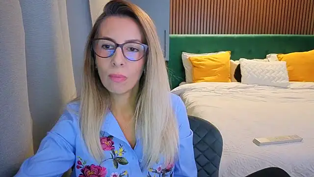 Snapshot of SukyGirl chatting on September 2025 02:11:02 PM SukyGirl online show from September 2025 02:11:02 PM