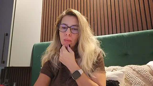 Snapshot of SukyGirl chatting on November 2025 11:10:01 AM SukyGirl online show from November 2025 11:10:01 AM