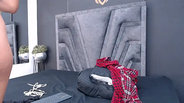 stefany bro online show from January 2025 02:35:02 PM