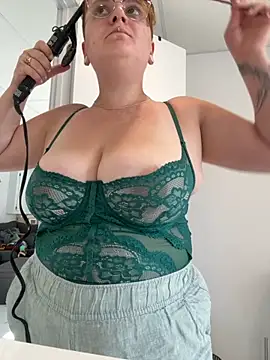 Sweetleeahxx online show from September 2025 02:06:01 PM