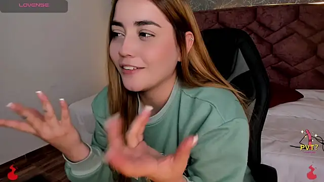 Lucia star   online show from December 2024 09:41:01 PM