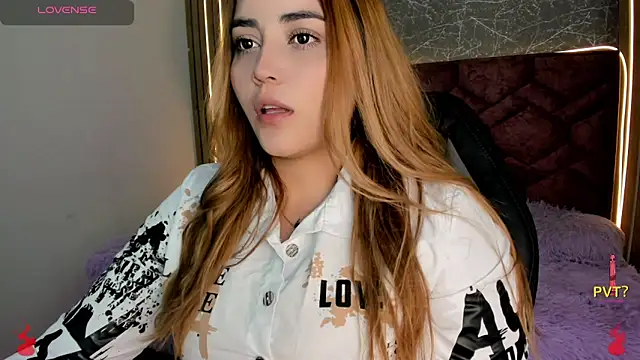 Lucia star   online show from December 2024 07:18:02 PM