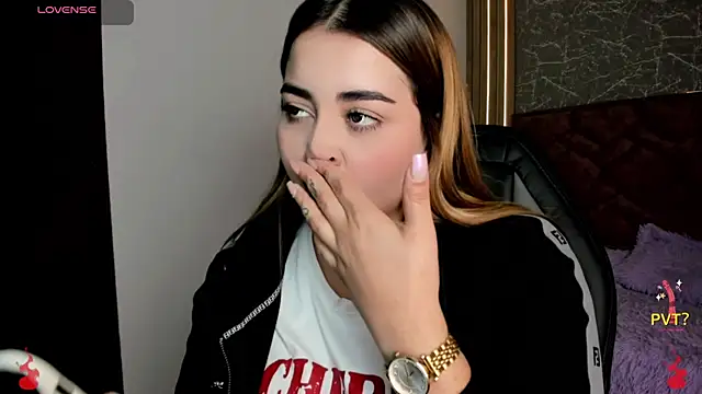 Lucia star   online show from January 2025 09:39:01 PM