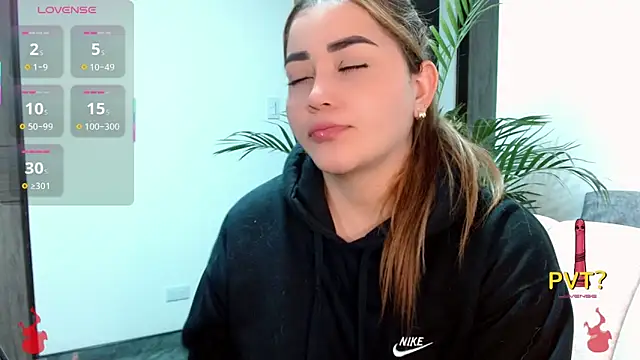 Lucia star   online show from October 2025 11:49:02 PM