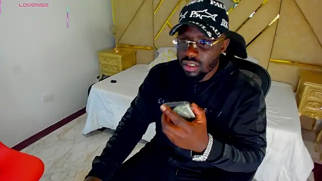 Snapshot of Latrellx7 chatting on October 2025 11:50:04 PM Latrellx7 online show from October 2025 11:50:04 PM