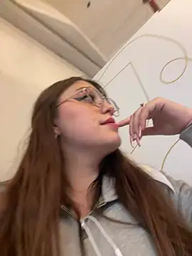 sweet valery21 online show from March 2025 02:18:02 PM