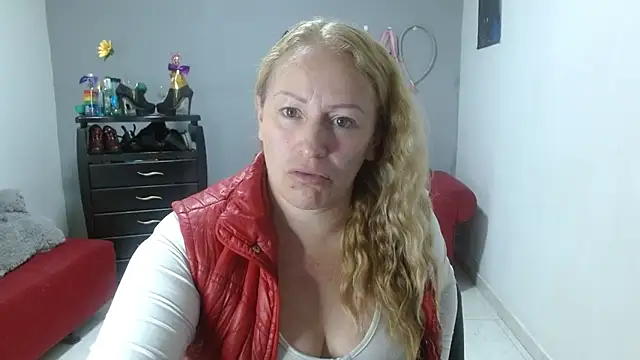 emperabigbootybigass online show from January 2025 01:05:01 PM