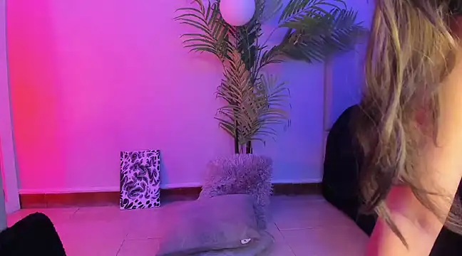 Manu Velez online show from December 2024 04:42:01 PM