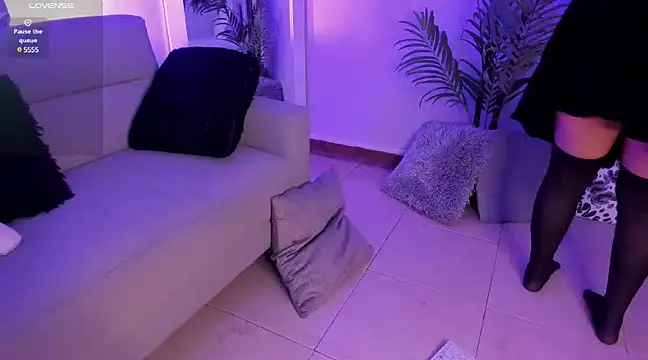 Manu Velez online show from December 2024 02:00:02 PM