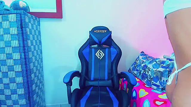 Snapshot of aidaathh chatting on October 2025 03:28:02 AM aidaathh online show from October 2025 03:28:02 AM