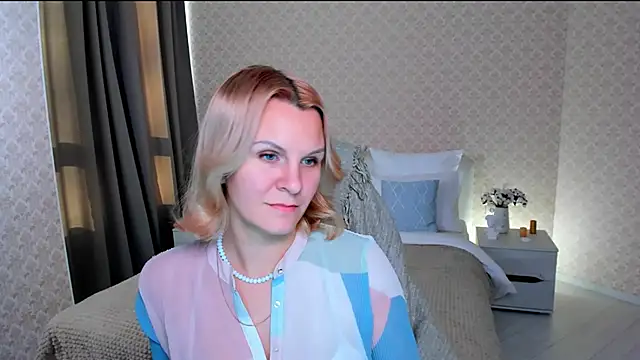 Louisa Bay online show from December 2024 11:34:02 AM