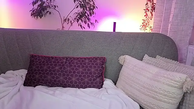 MeganWitch online show from November 2025 06:10:01 PM