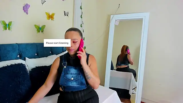 cristalwalker   online show from October 2025 11:42:02 AM