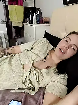 Lola Hale online show from December 2024 10:12:01 PM