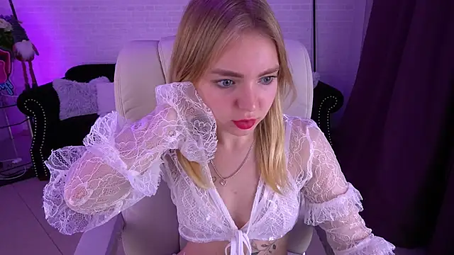EmilySunshineS online show from December 2024 02:36:01 AM