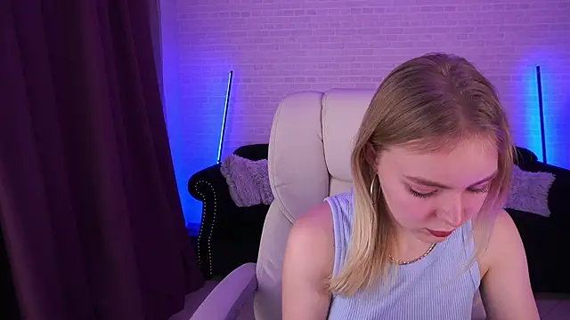 EmilySunshineS online show from December 2024 10:22:01 PM