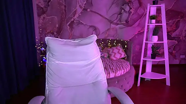 Snapshot of EmilySunshineS chatting on November 2025 09:05:02 PM EmilySunshineS online show from November 2025 09:05:02 PM