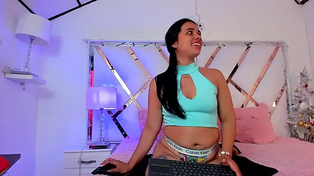 Snapshot of naughty__sara chatting on December 2024 06:27:02 PM naughty sara online show from December 2024 06:27:02 PM