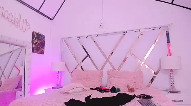 Snapshot of naughty__sara chatting on January 2025 03:03:01 PM naughty sara online show from January 2025 03:03:01 PM