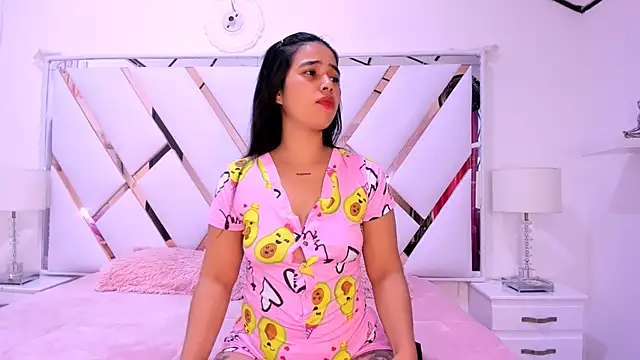 Snapshot of naughty__sara chatting on February 2025 11:18:02 AM naughty sara online show from February 2025 11:18:02 AM