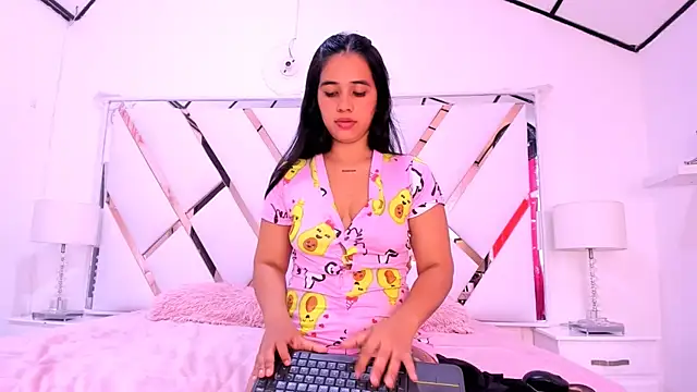 Snapshot of naughty__sara chatting on February 2025 02:21:01 PM naughty sara online show from February 2025 02:21:01 PM