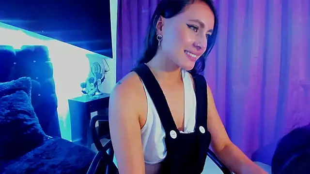 Coral Gibson online show from January 2025 06:21:01 PM