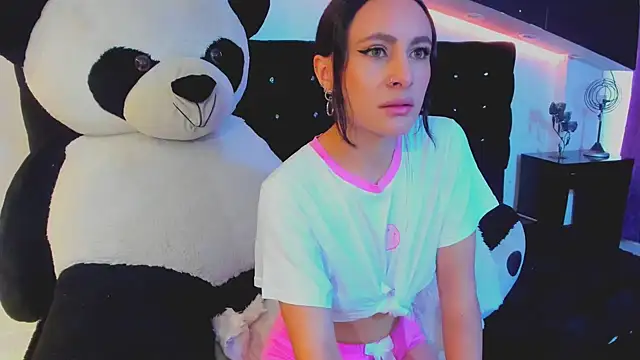 Coral Gibson online show from March 2025 12:45:01 PM