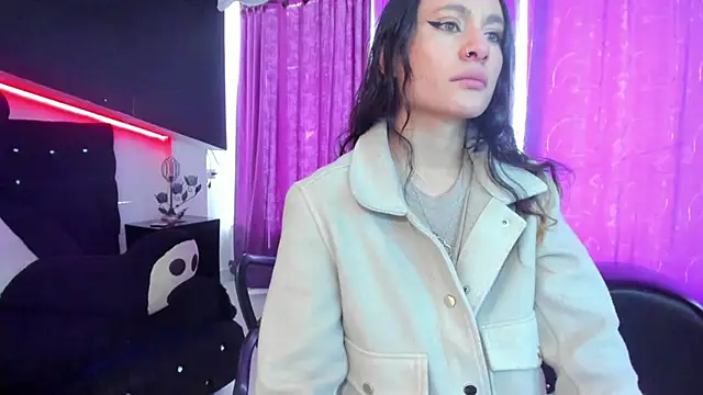 Coral Gibson online show from September 2025 01:45:01 PM