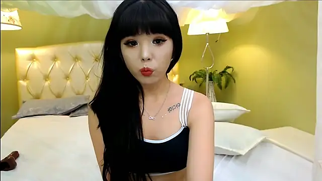 Snapshot of lilzannye chatting on October 2025 07:58:02 PM lilzannye online show from October 2025 07:58:02 PM