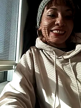 Snapshot of KarolinaReaper chatting on January 2025 11:15:02 AM KarolinaReaper online show from January 2025 11:15:02 AM