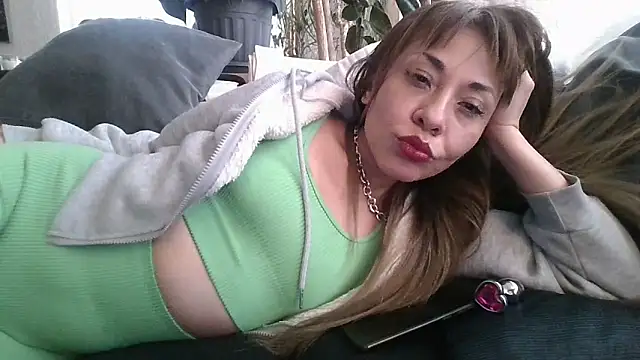 Snapshot of KarolinaReaper chatting on February 2025 02:15:02 PM KarolinaReaper online show from February 2025 02:15:02 PM