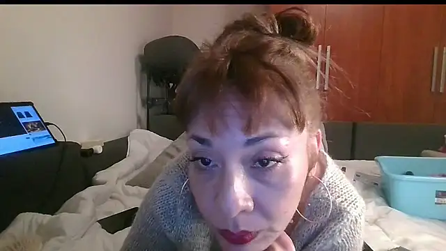 Snapshot of KarolinaReaper chatting on February 2025 03:14:02 PM KarolinaReaper online show from February 2025 03:14:02 PM