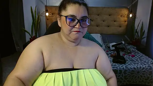 Snapshot of KATIIA16 chatting on September 2025 03:17:01 AM KATIIA16 online show from September 2025 03:17:01 AM