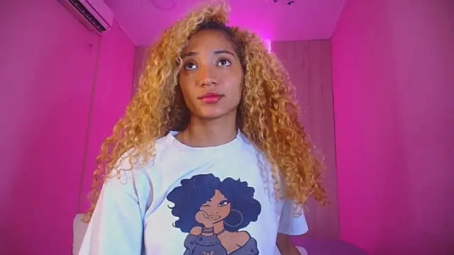 Snapshot of Charlotte_Love10 chatting on October 2025 12:30:01 PM Charlotte Love10 online show from October 2025 12:30:01 PM