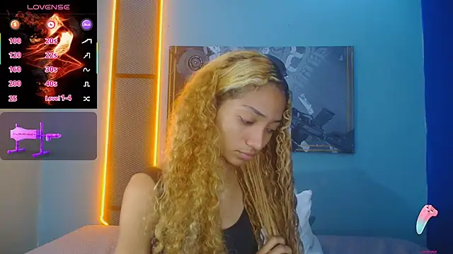 Snapshot of Charlotte_Love10 chatting on November 2025 11:44:02 AM Charlotte Love10 online show from November 2025 11:44:02 AM