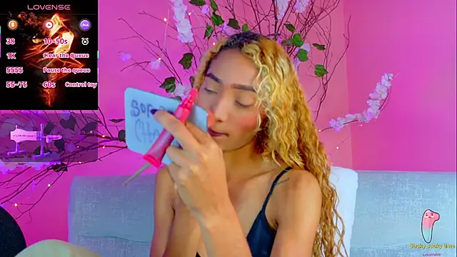 Snapshot of Charlotte_Love10 chatting on November 2025 11:43:01 AM Charlotte Love10 online show from November 2025 11:43:01 AM