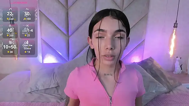 Snapshot of Mollymoon1 chatting on December 2024 07:34:02 PM Mollymoon1 online show from December 2024 07:34:02 PM