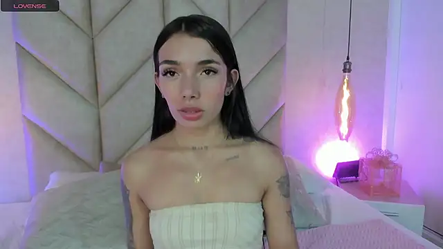 Snapshot of Mollymoon1 chatting on December 2024 07:59:02 PM Mollymoon1 online show from December 2024 07:59:02 PM