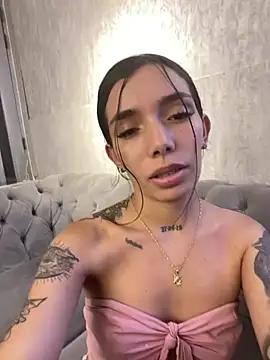 Snapshot of Mollymoon1 chatting on December 2024 11:17:02 PM Mollymoon1 online show from December 2024 11:17:02 PM