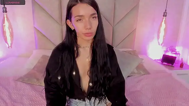 Snapshot of Mollymoon1 chatting on January 2025 08:28:02 PM Mollymoon1 online show from January 2025 08:28:02 PM